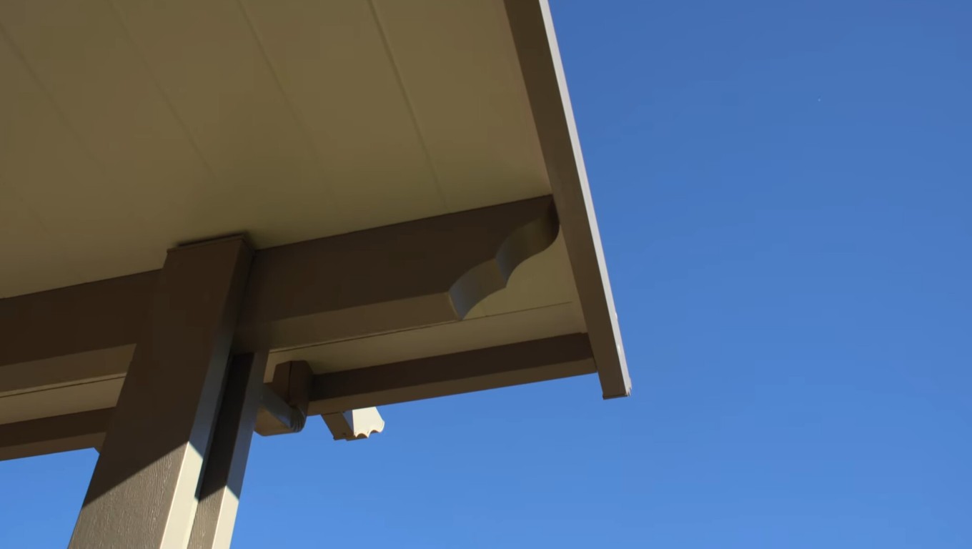 Thermally broken framing detail showing superior insulation in Gainesville, FL sunroom